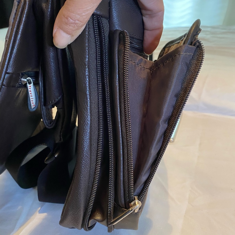 Travelon unisex brown leather crossbody - Picture 10 of 13